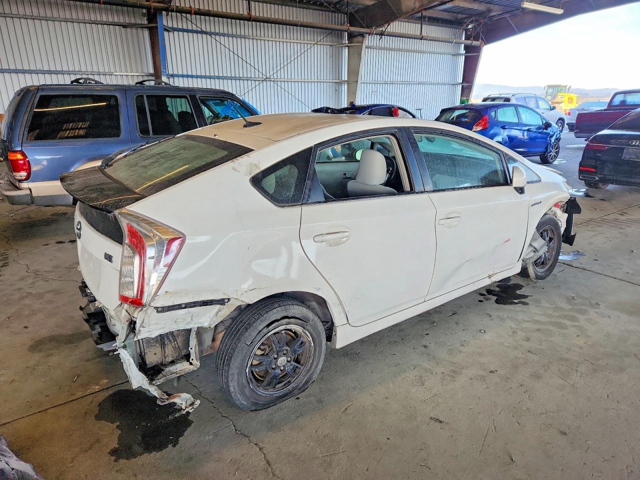 2012 TOYOTA PRIUS photo 3
