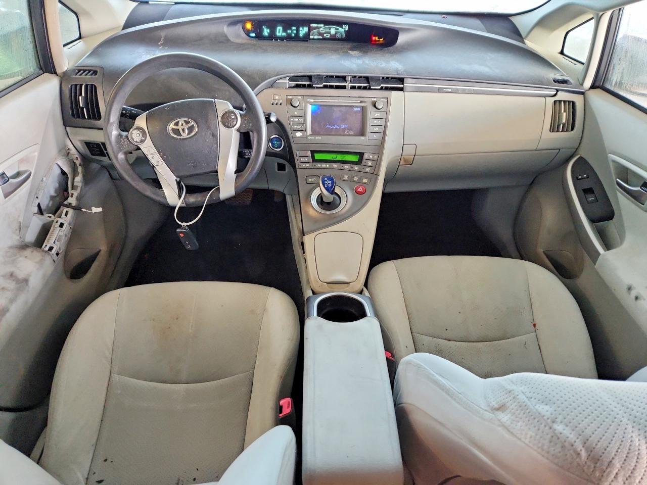 2012 TOYOTA PRIUS photo 8