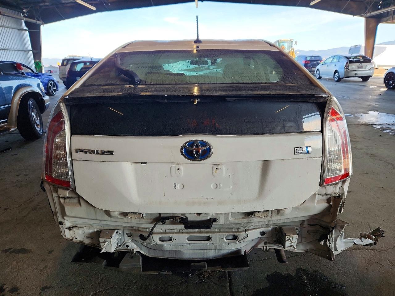 2012 TOYOTA PRIUS photo 6