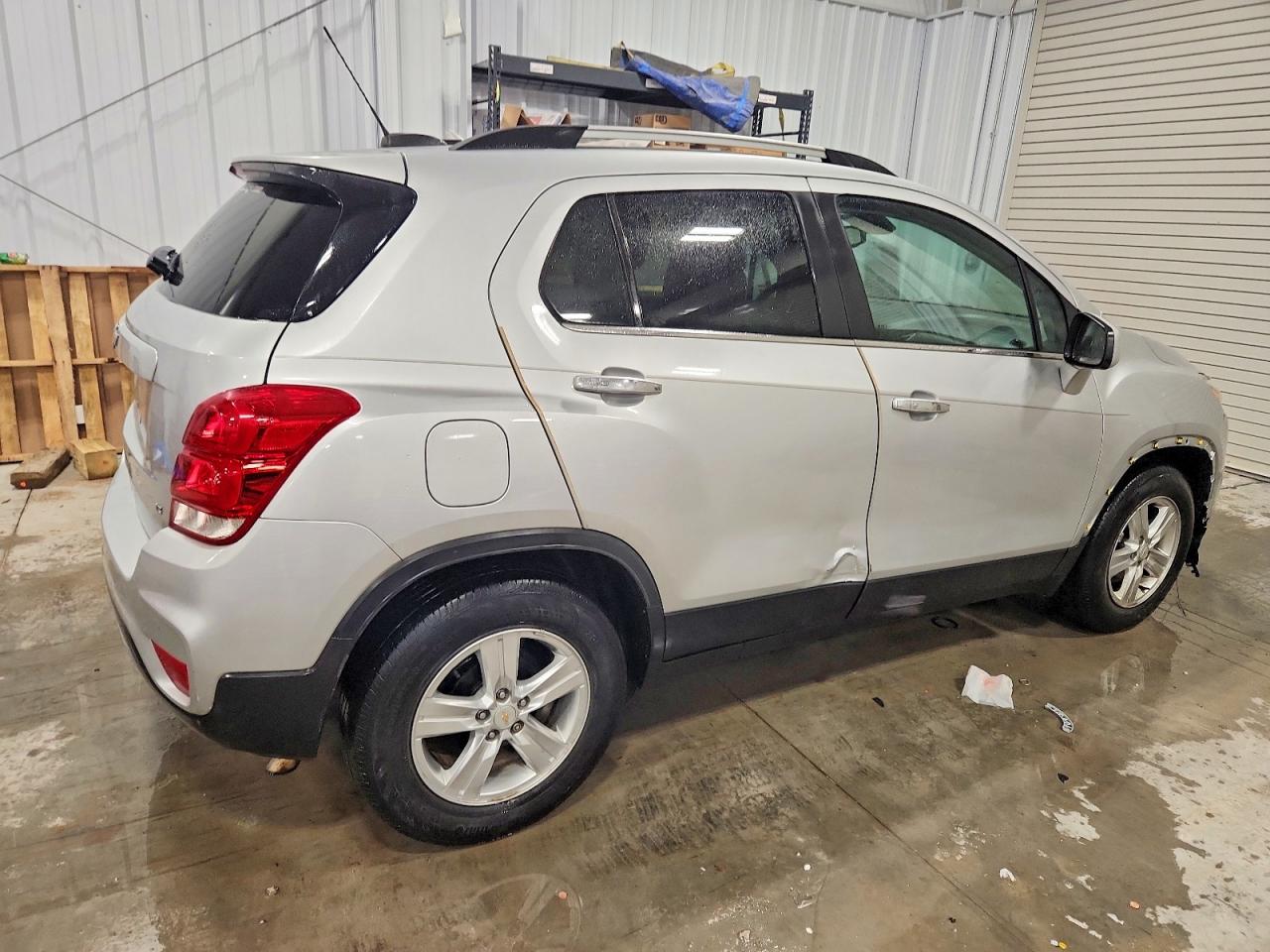 2018 CHEVROLET TRAX 1LT photo 3