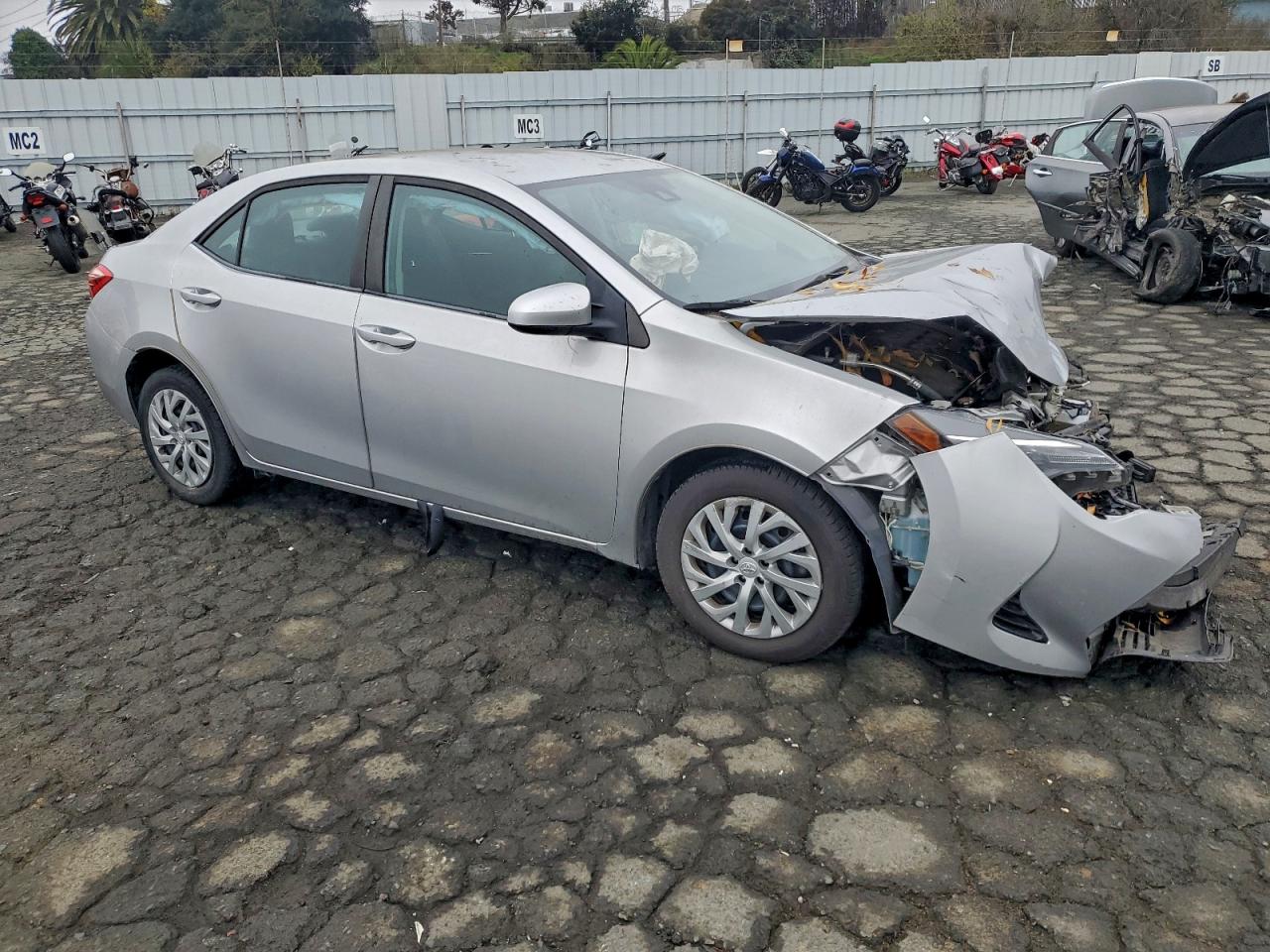 2018 TOYOTA COROLLA L photo 4