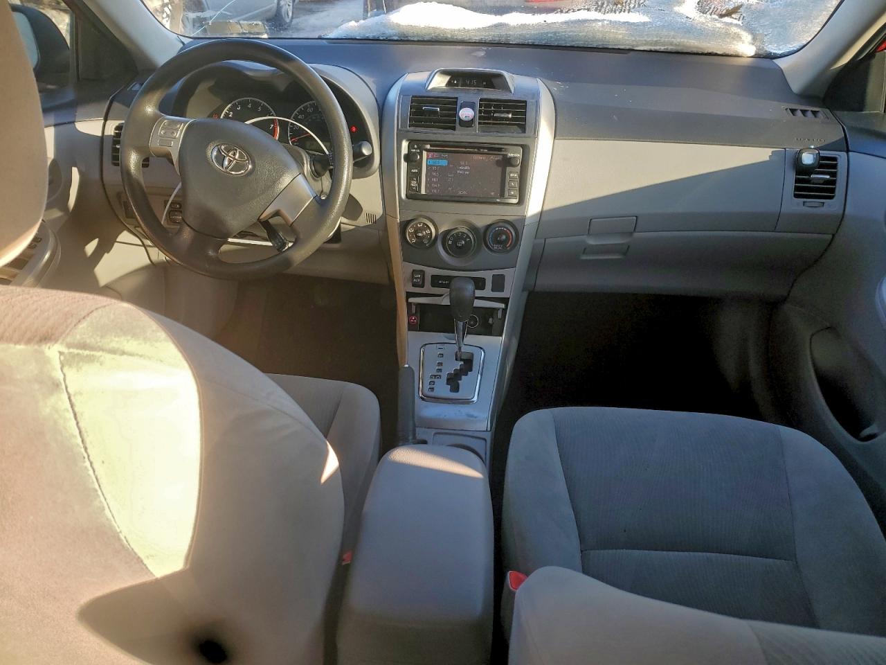 2013 TOYOTA COROLLA BASE photo 22