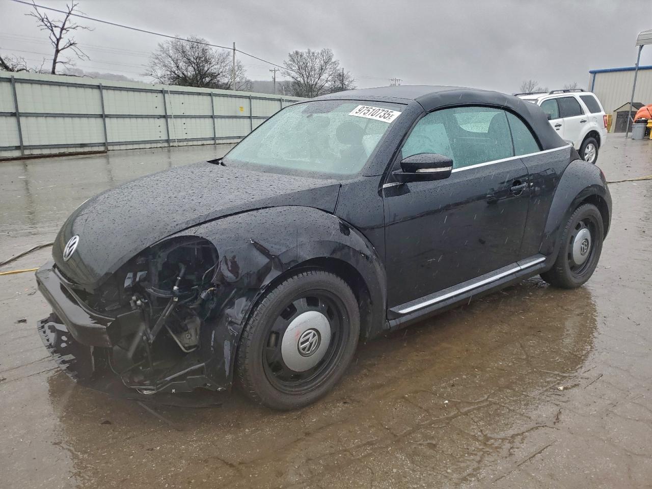 2013 VOLKSWAGEN BEETLE