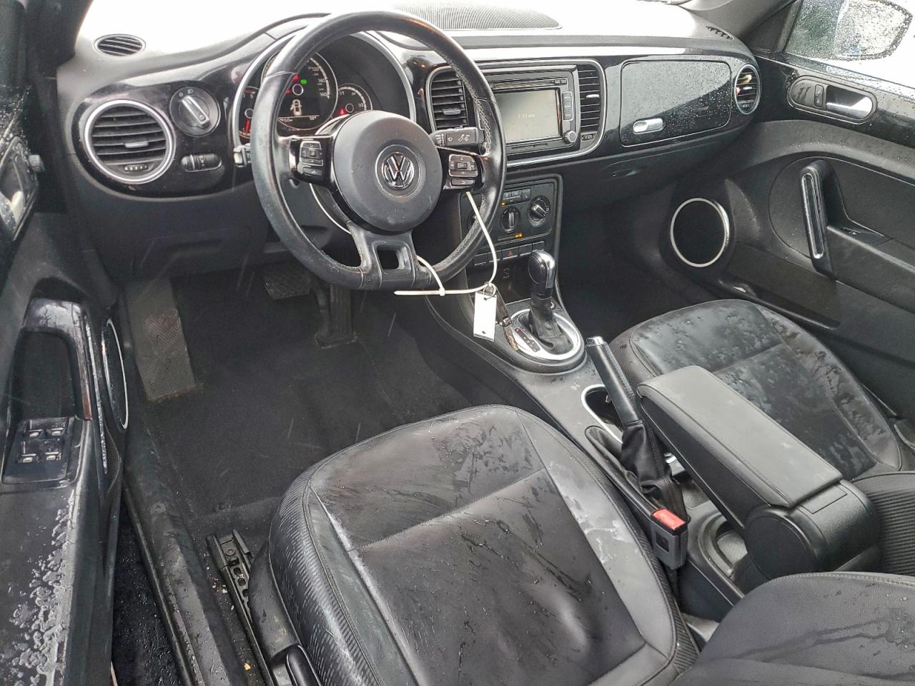2013 VOLKSWAGEN BEETLE photo 8