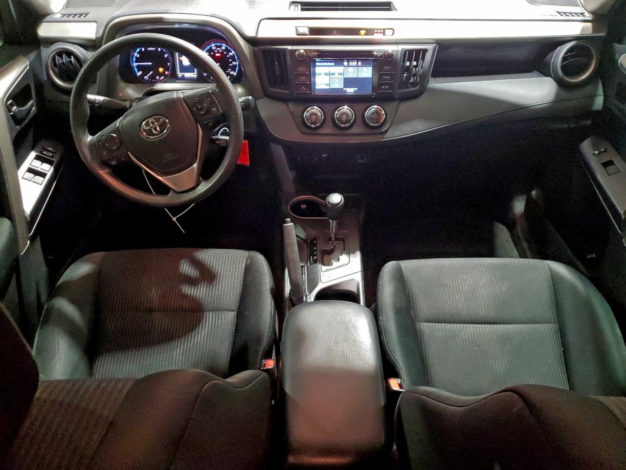 2018 TOYOTA RAV4 LE photo 8