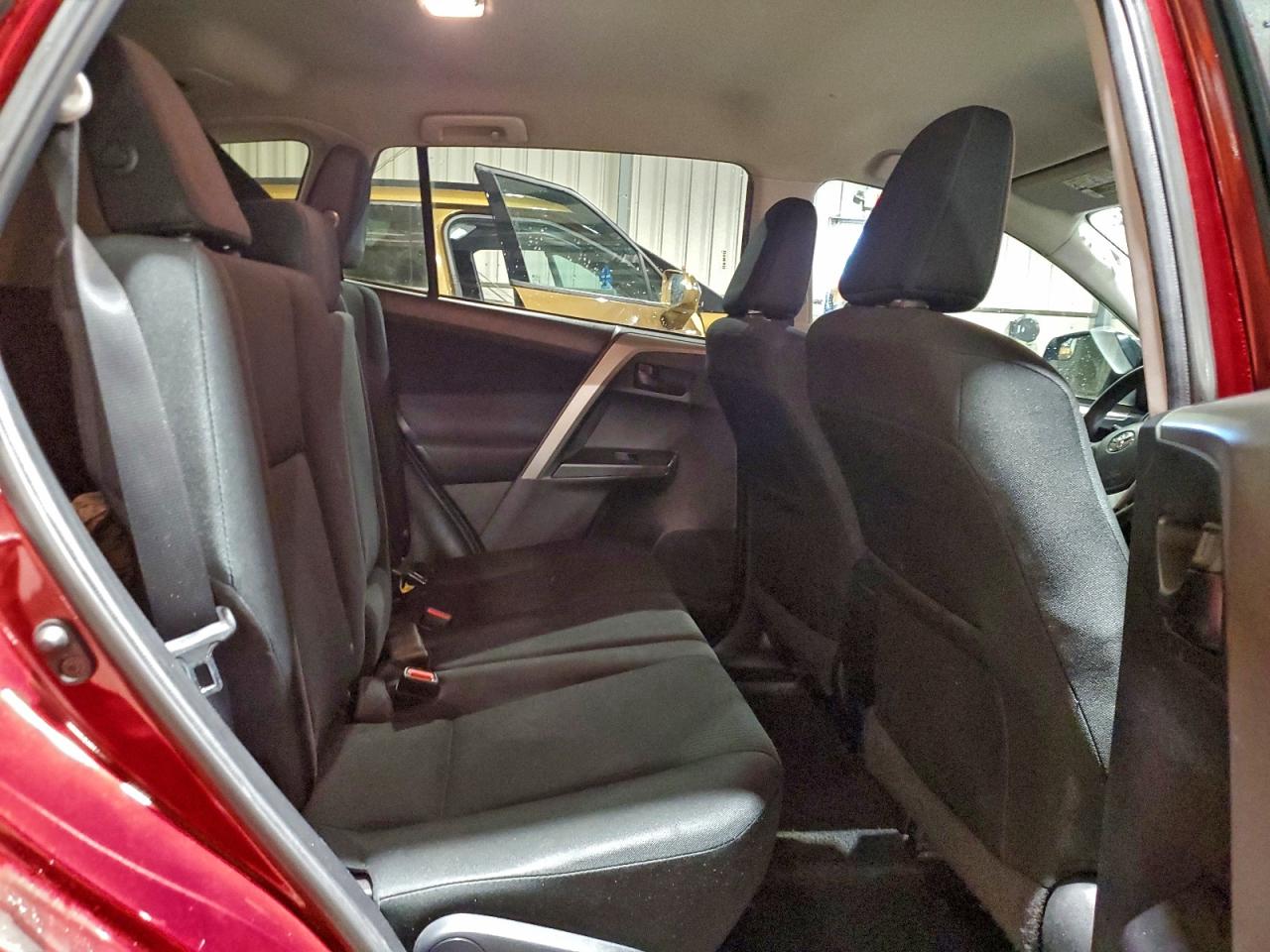 2018 TOYOTA RAV4 LE photo 11
