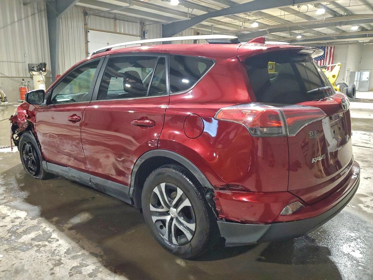 2018 TOYOTA RAV4 LE photo 2