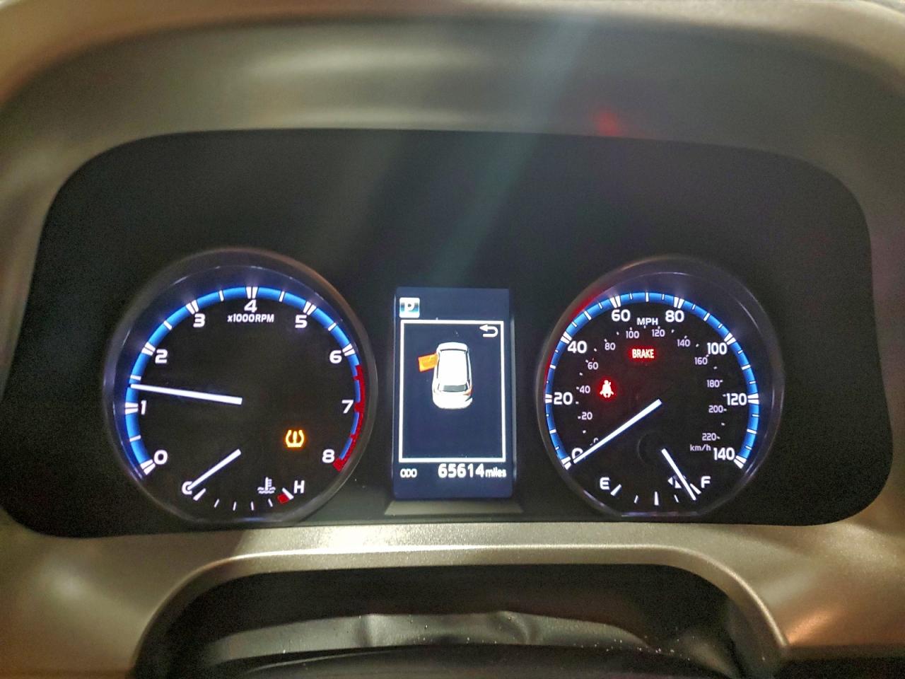 2018 TOYOTA RAV4 LE photo 9