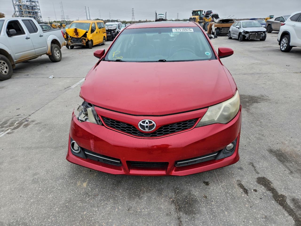 2014 TOYOTA CAMRY SE photo 9
