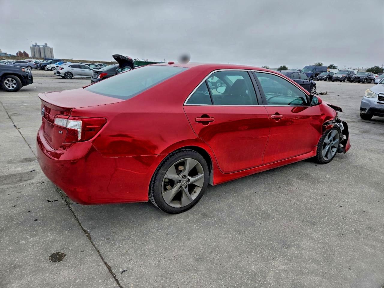 2014 TOYOTA CAMRY SE photo 5