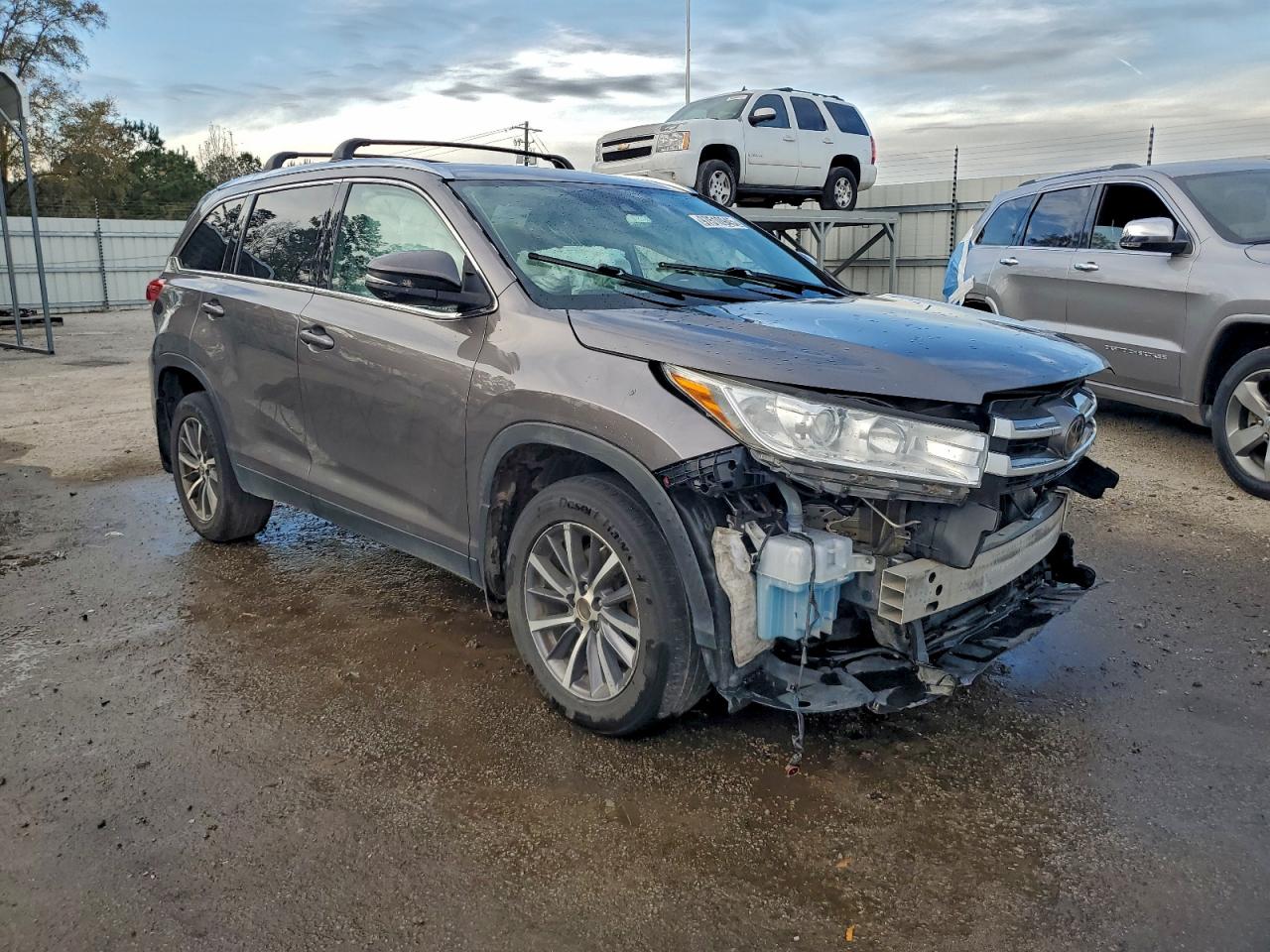 2019 TOYOTA HIGHLANDER XLE photo 4