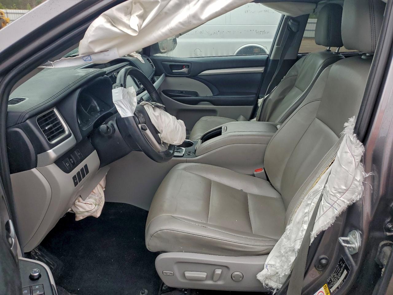 2019 TOYOTA HIGHLANDER XLE photo 7