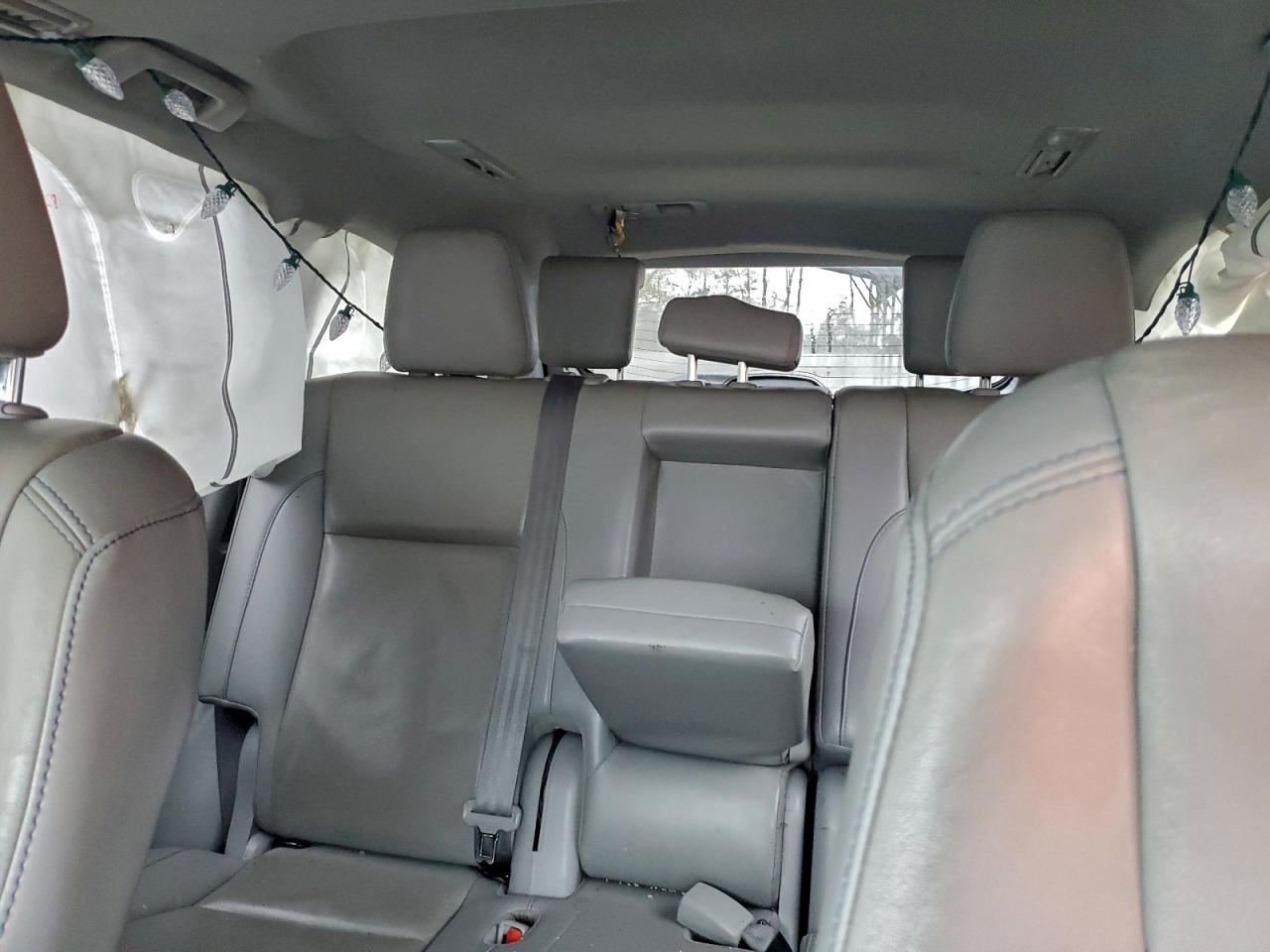 2019 TOYOTA HIGHLANDER XLE photo 10