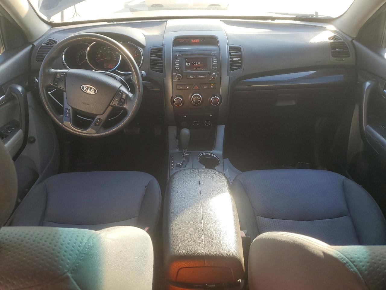 2013 KIA SORENTO LX photo 15