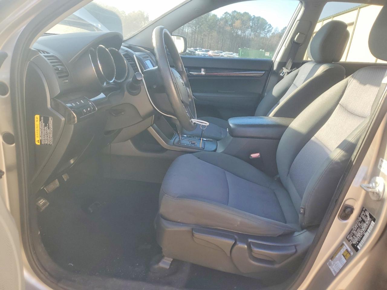 2013 KIA SORENTO LX photo 13