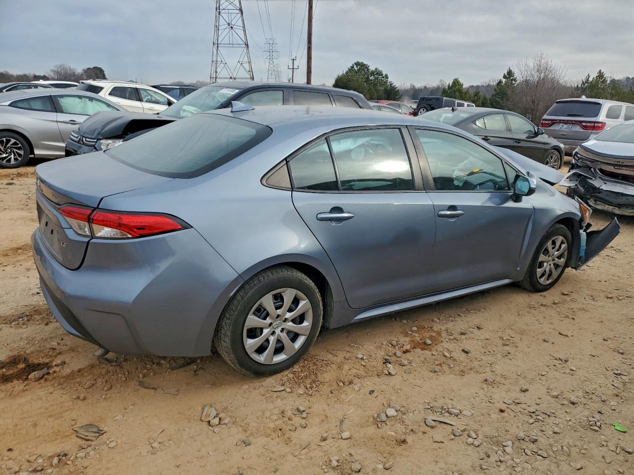 2021 TOYOTA COROLLA LE photo 3