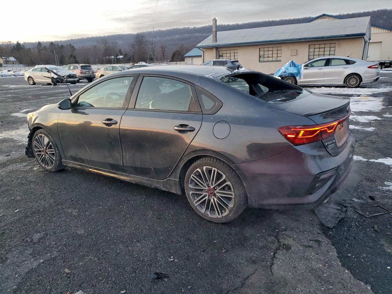 2020 KIA FORTE GT photo 2
