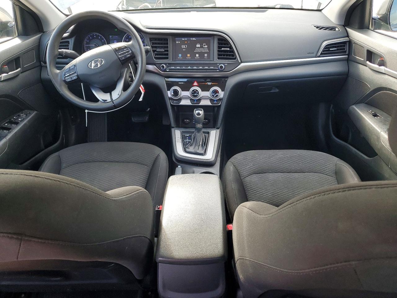 2019 HYUNDAI ELANTRA SEL photo 8