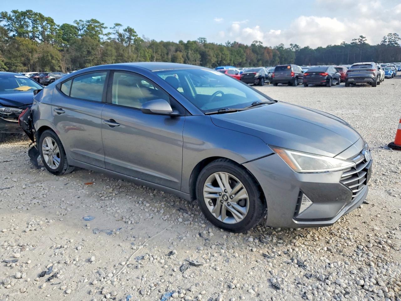 2019 HYUNDAI ELANTRA SEL photo 4