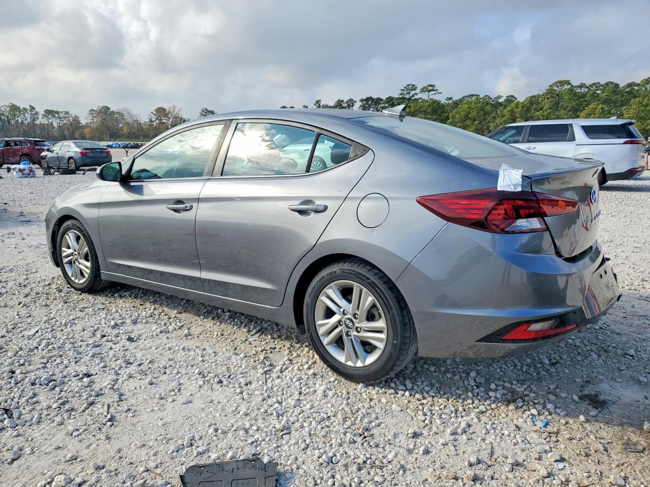 2019 HYUNDAI ELANTRA SEL photo 2