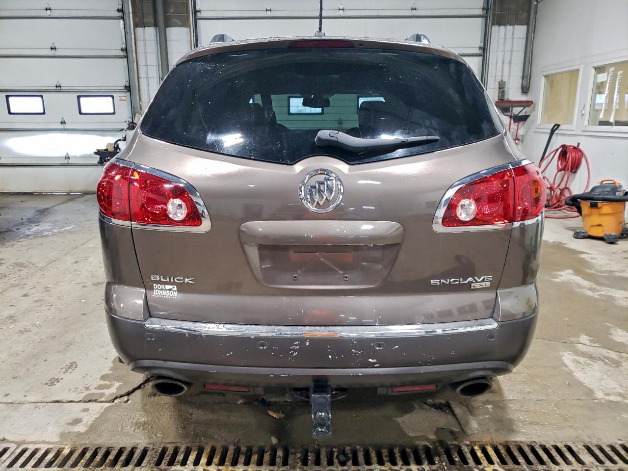 2010 BUICK ENCLAVE CXL photo 6