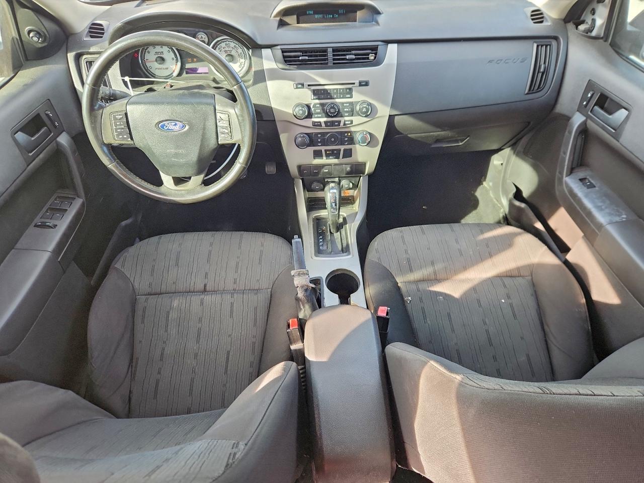 2009 FORD FOCUS SE photo 15