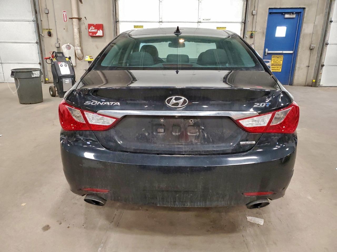 2013 HYUNDAI SONATA SE photo 16