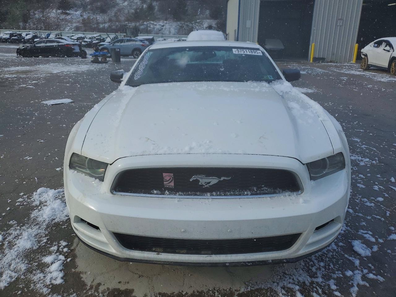 2013 FORD MUSTANG photo 5