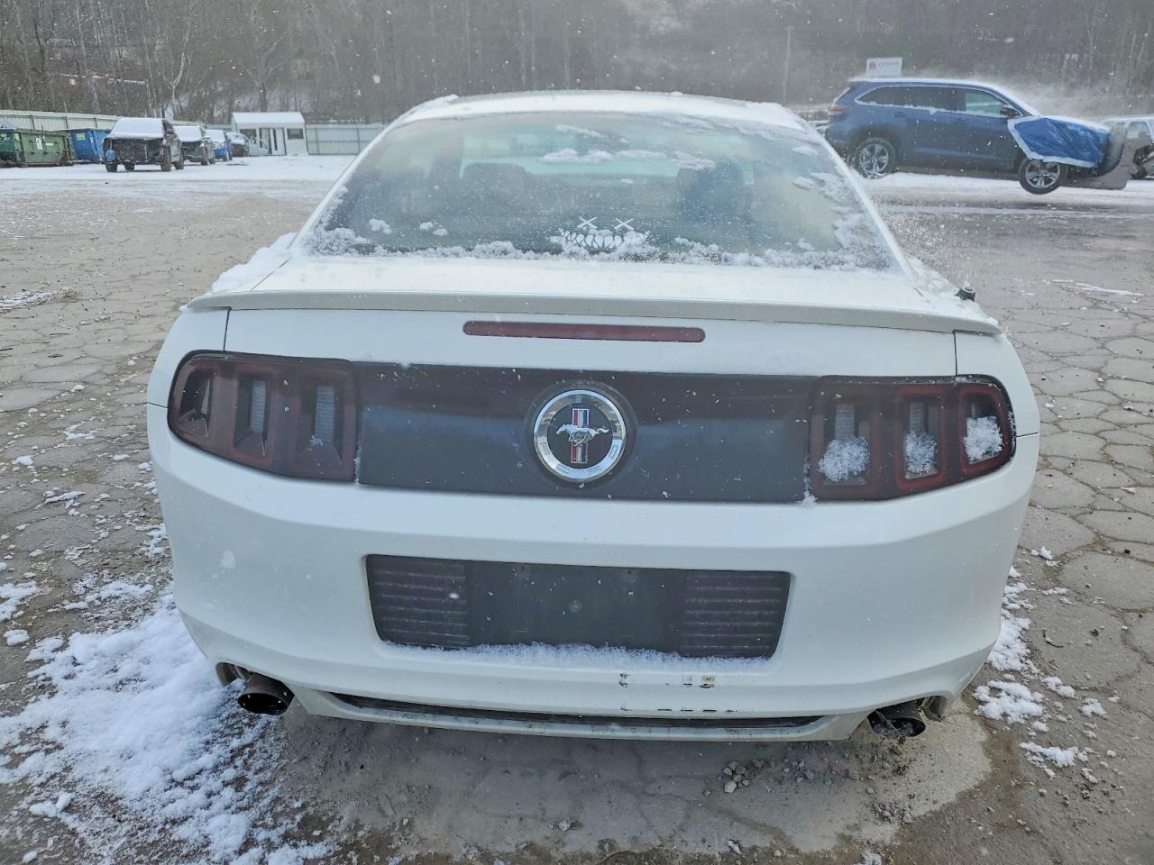 2013 FORD MUSTANG photo 6