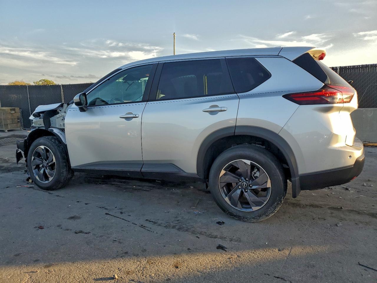 2024 NISSAN ROGUE SV photo 2