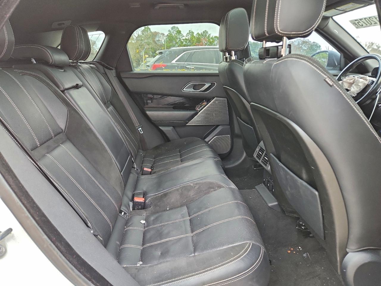 2018 LAND ROVER RANGE ROVER VELAR R-DYNAMIC SE photo 11