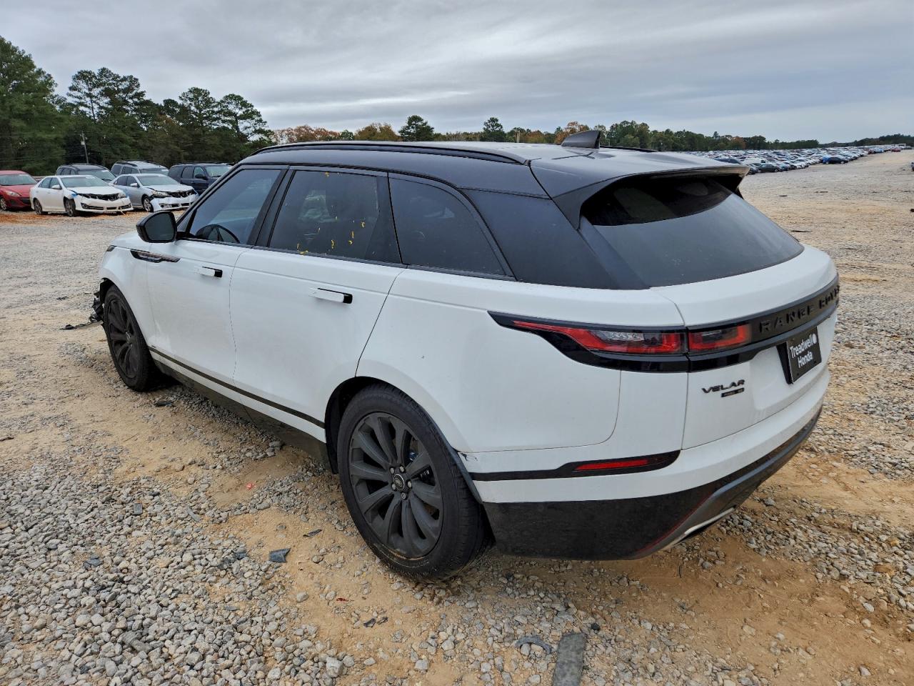 2018 LAND ROVER RANGE ROVER VELAR R-DYNAMIC SE photo 2