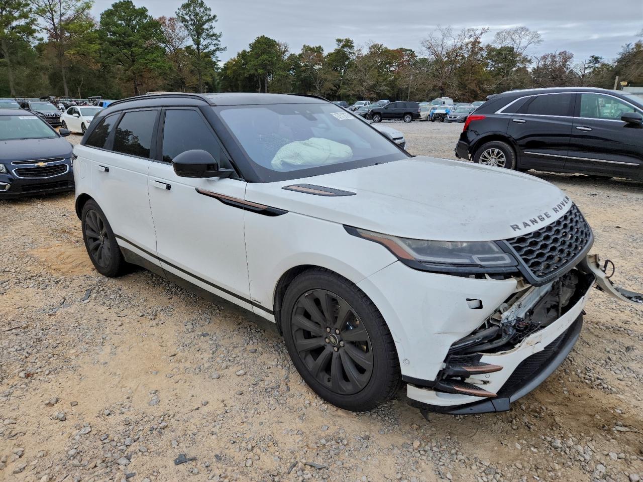2018 LAND ROVER RANGE ROVER VELAR R-DYNAMIC SE photo 4