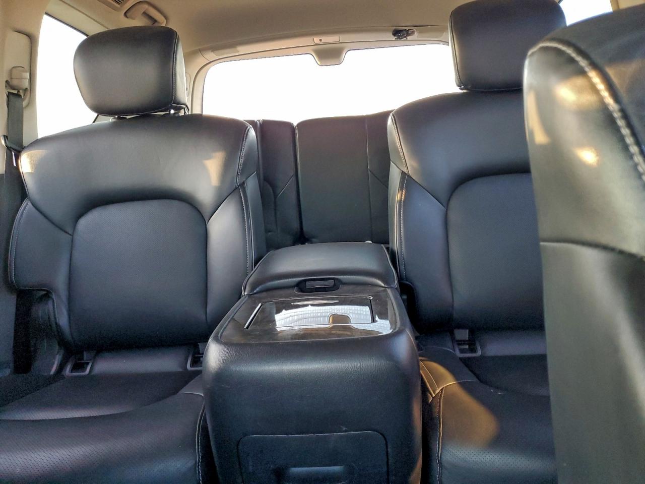 2021 INFINITI QX80 LUXE photo 10