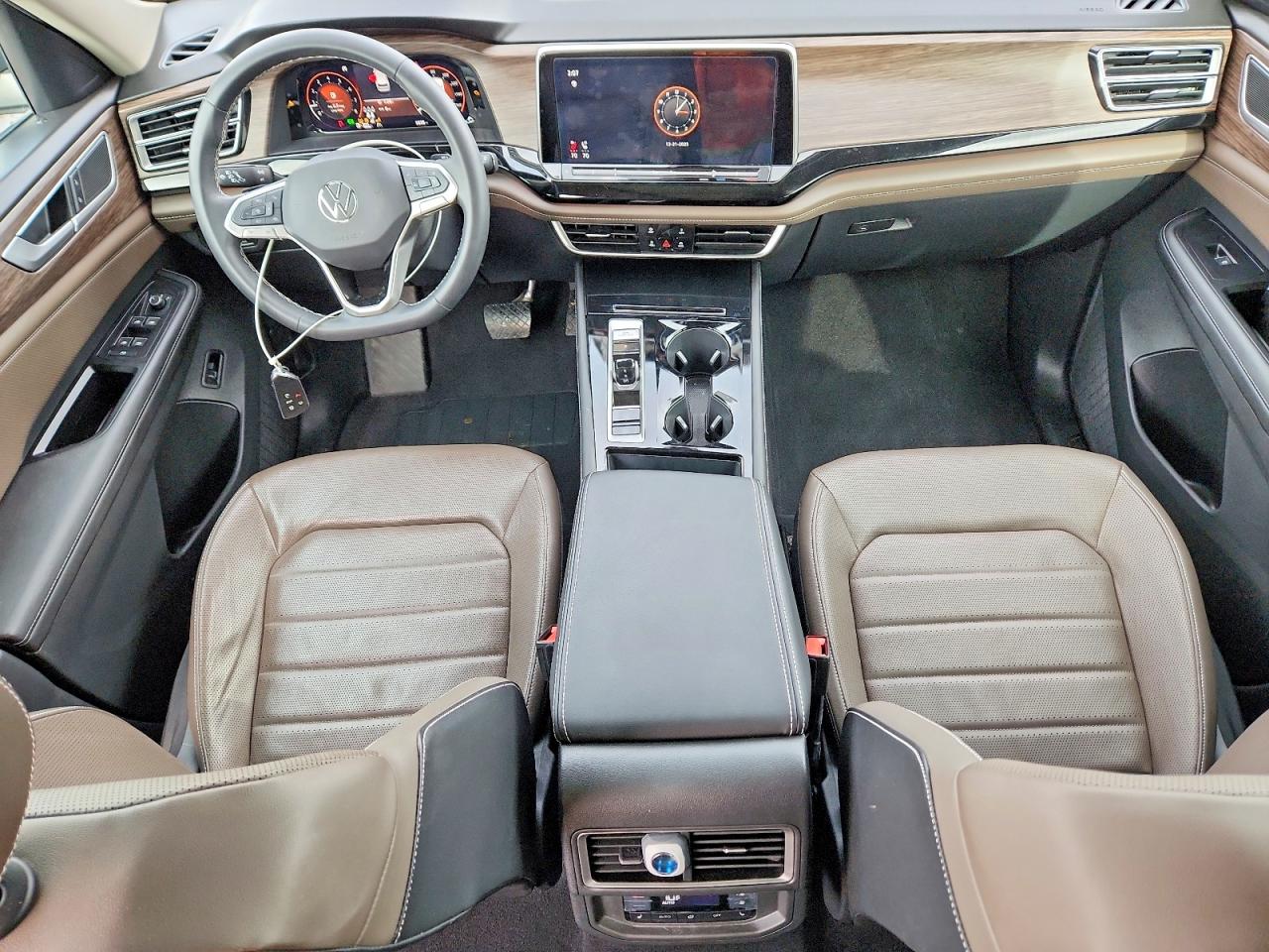 2024 VOLKSWAGEN ATLAS SEL photo 8