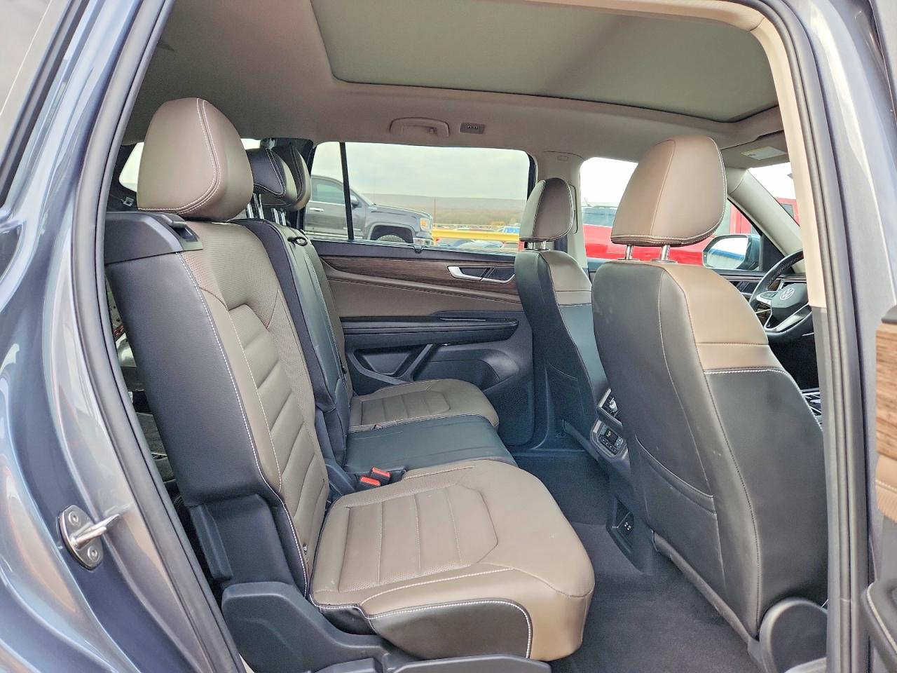 2024 VOLKSWAGEN ATLAS SEL photo 11