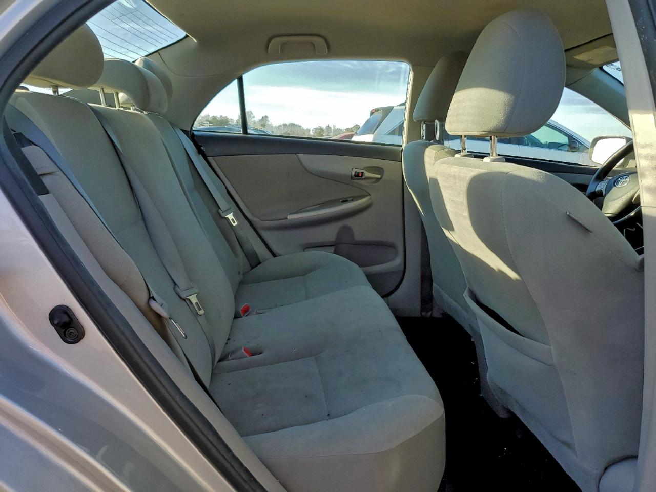 2013 TOYOTA COROLLA BASE photo 10