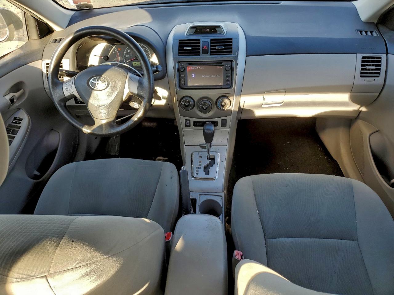 2013 TOYOTA COROLLA BASE photo 8