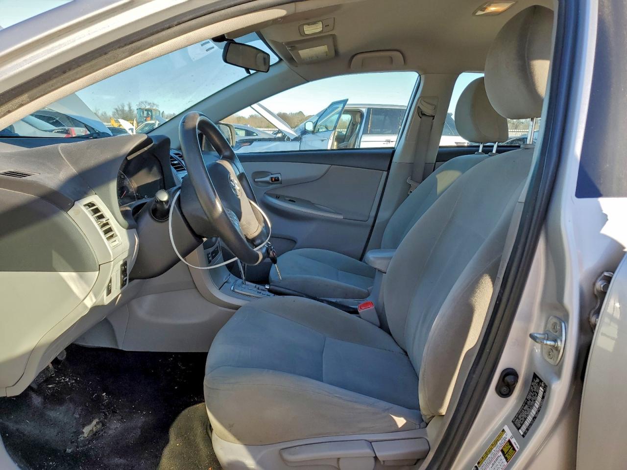 2013 TOYOTA COROLLA BASE photo 7