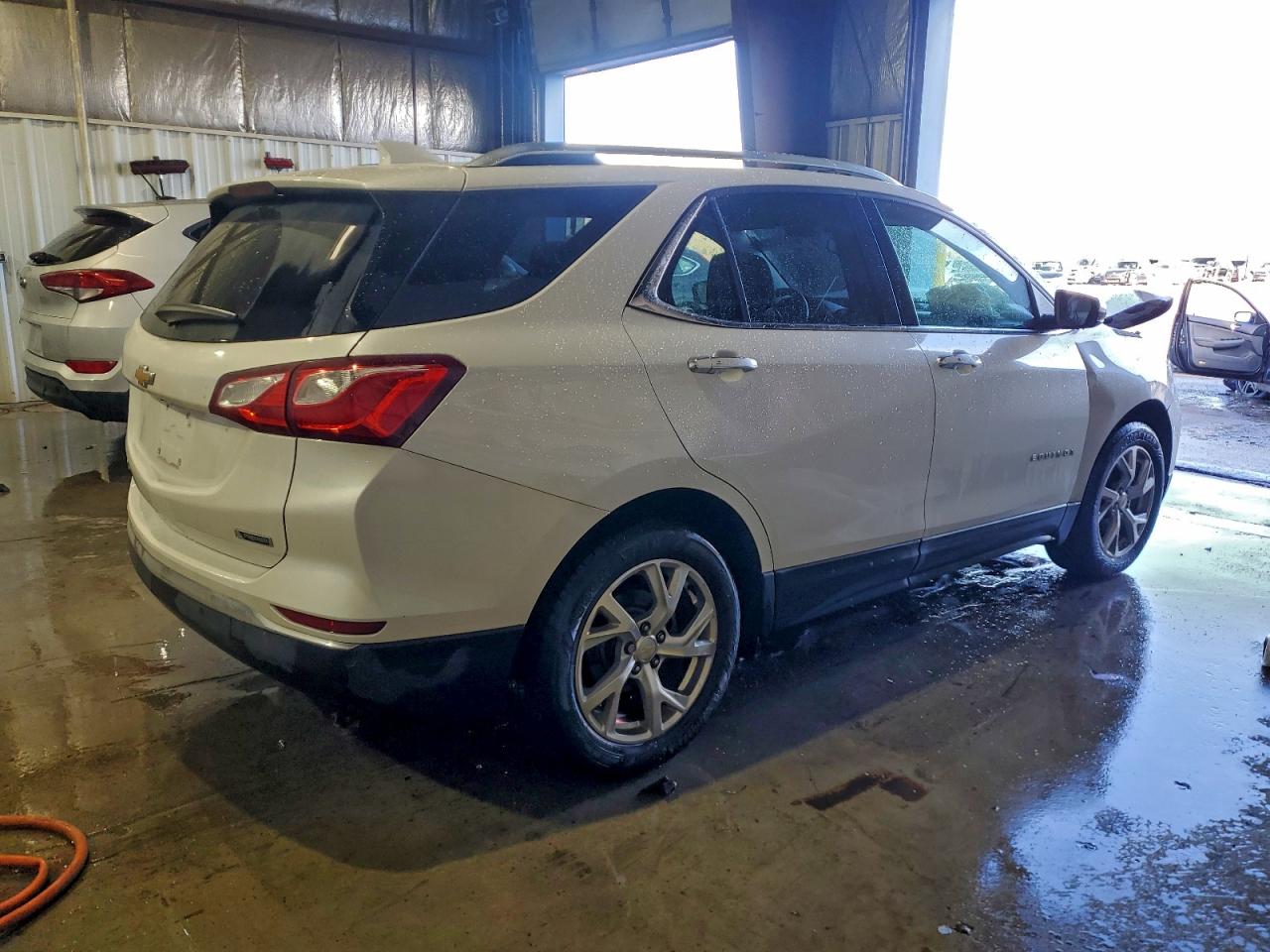 2018 CHEVROLET EQUINOX PREMIER photo 3