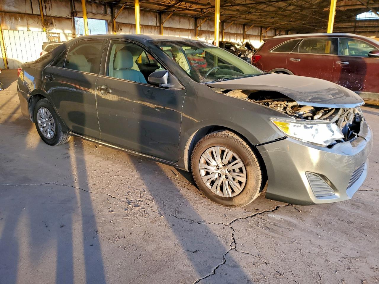 2013 TOYOTA CAMRY L photo 4