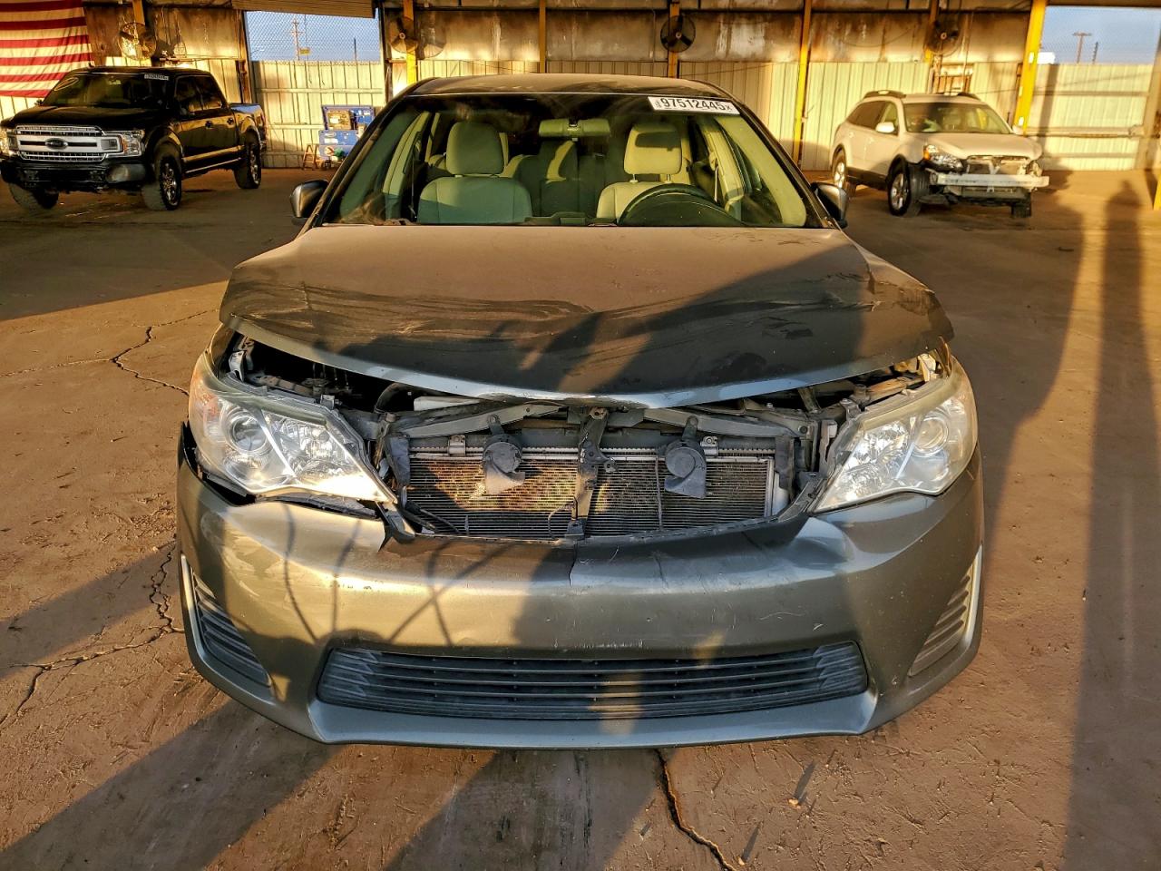 2013 TOYOTA CAMRY L photo 5