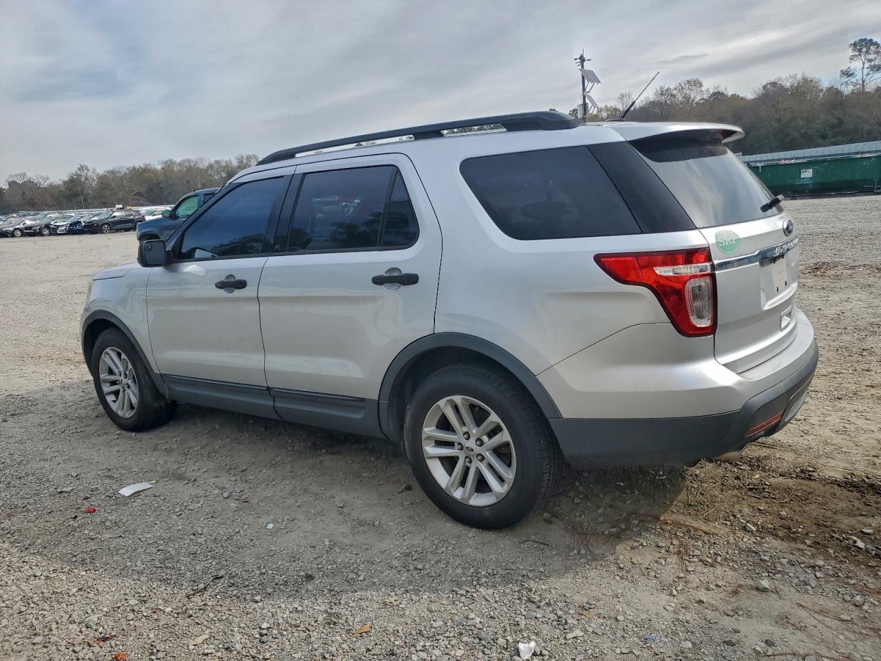 2015 FORD EXPLORER photo 2
