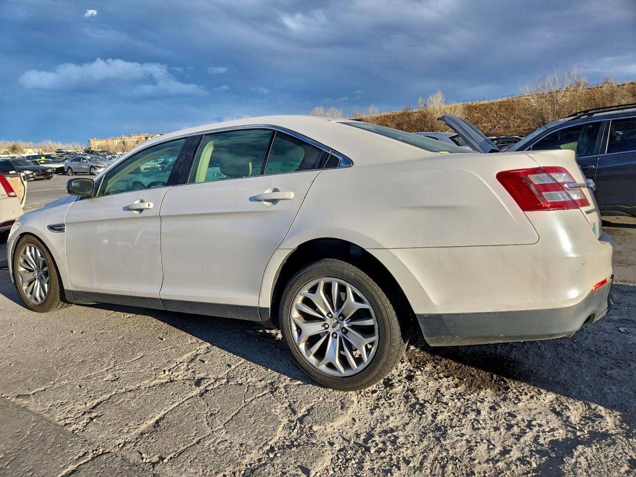 2015 FORD TAURUS LIMITED photo 3