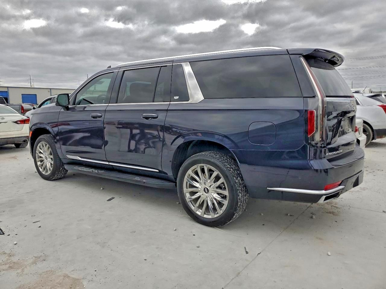 2023 CADILLAC ESCALADE ESV PREMIUM LUXURY photo 4