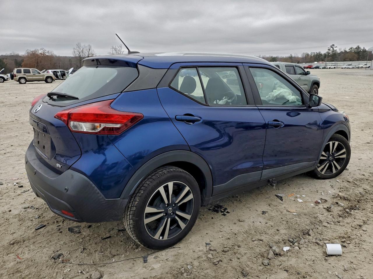 2020 NISSAN KICKS SV photo 3