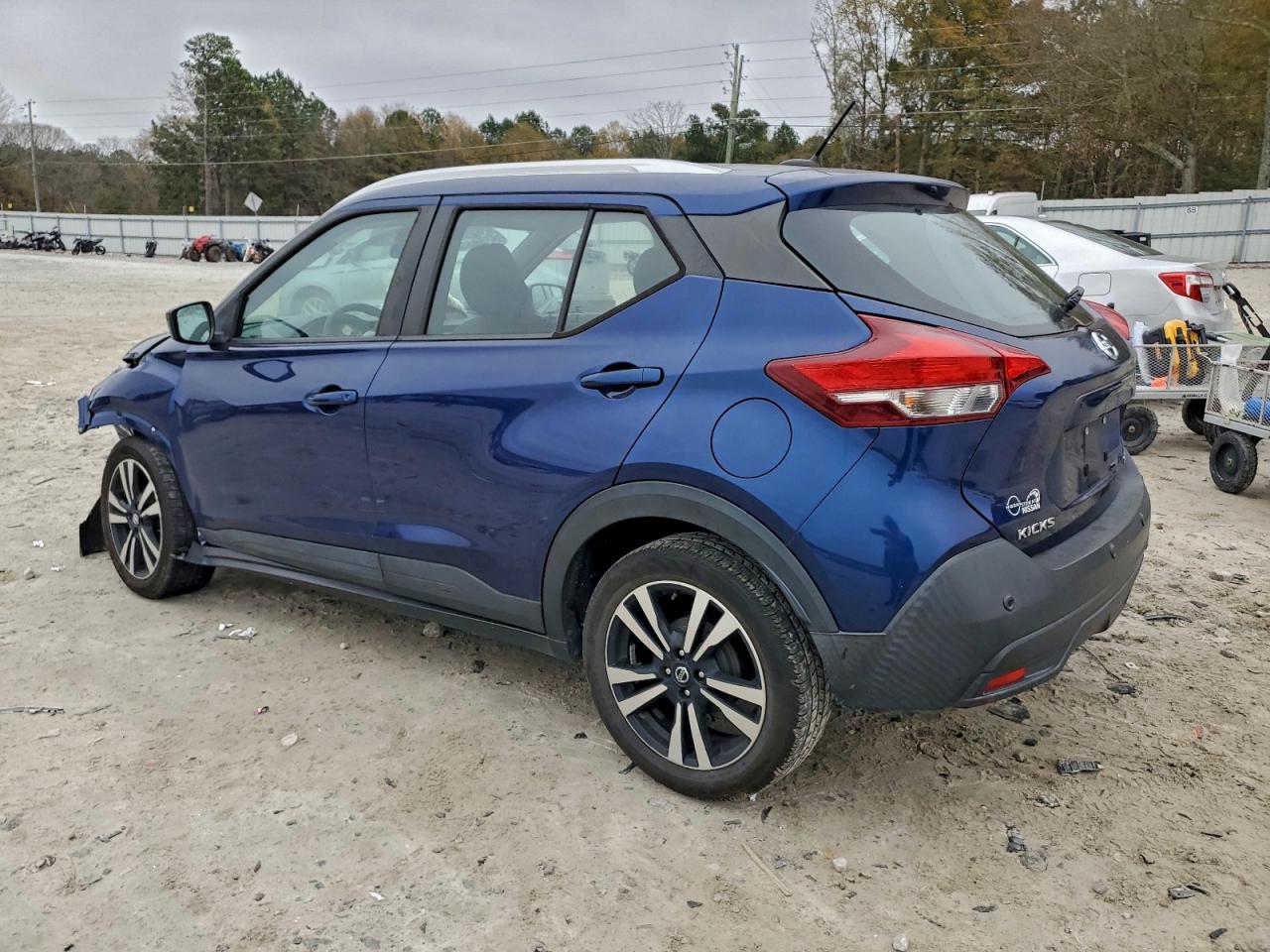 2020 NISSAN KICKS SV photo 2