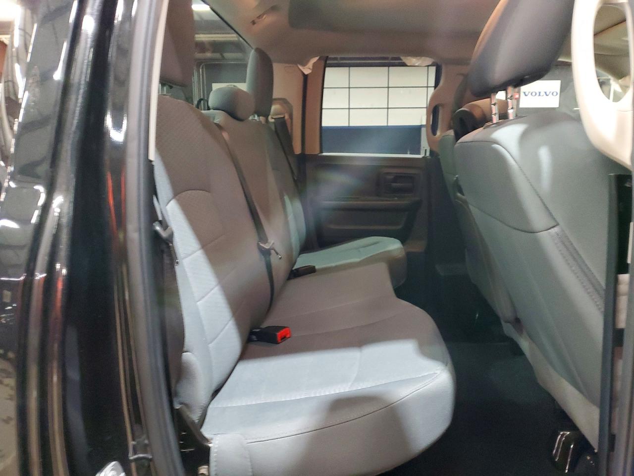 2018 RAM 1500 ST photo 10