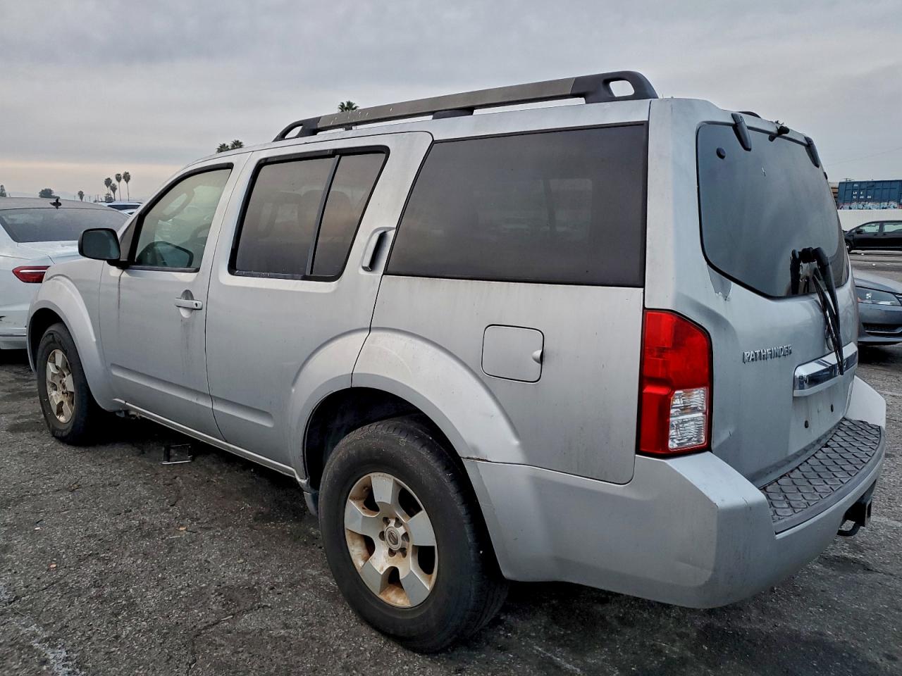 2009 NISSAN PATHFINDER S photo 2