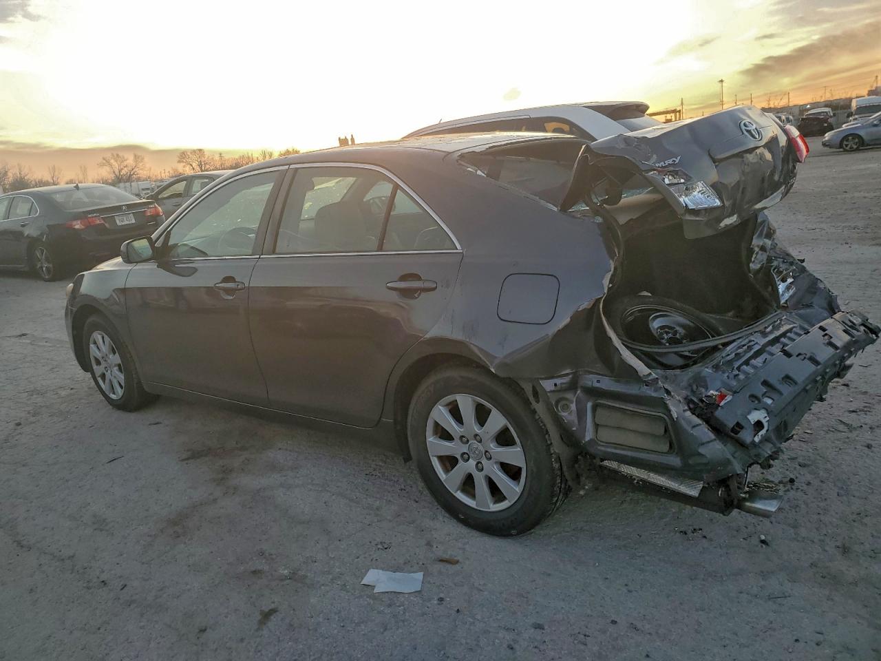2007 TOYOTA CAMRY LE photo 2